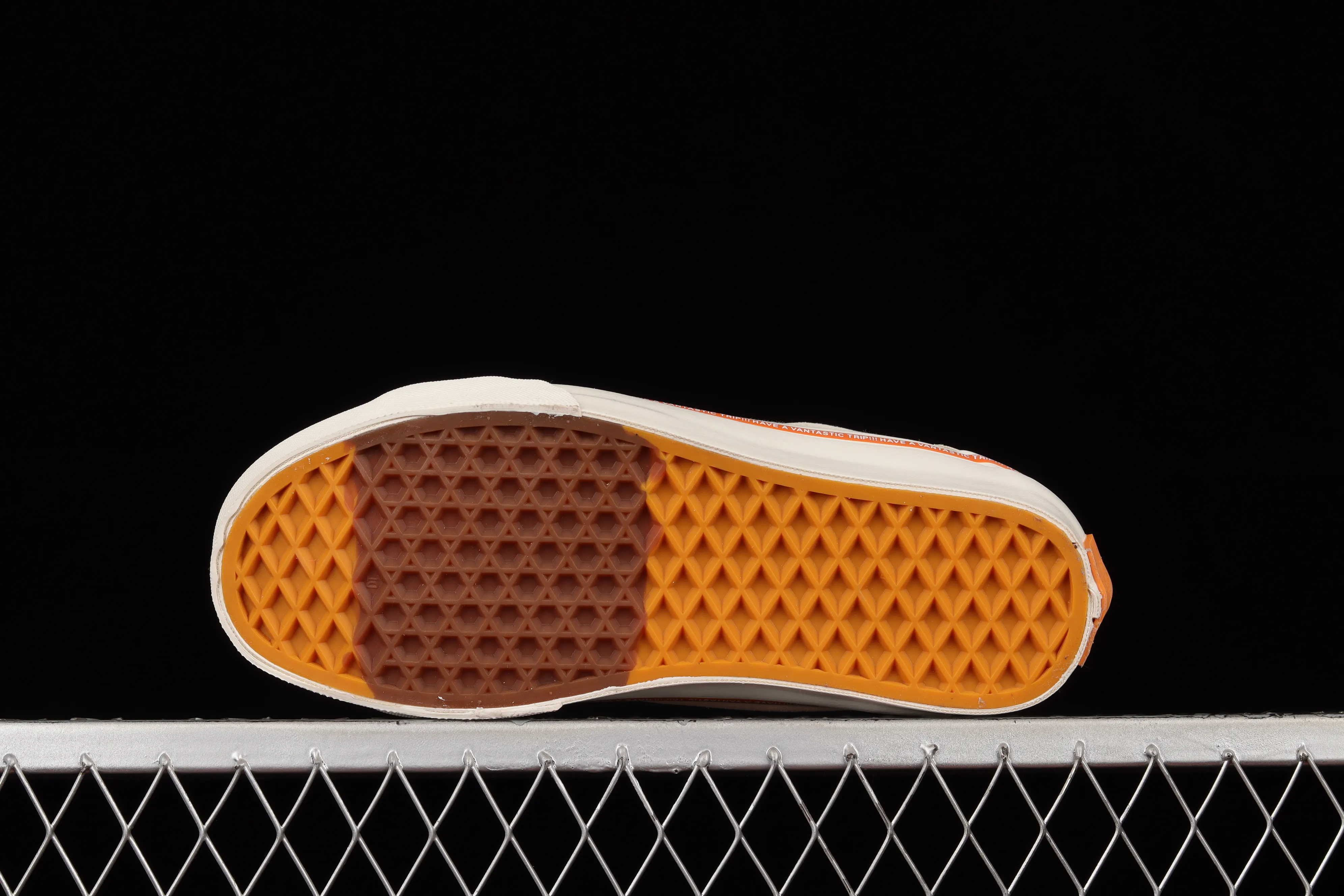 All categories Vans Vans series Vans Mid Vans China Vans Th Snake Trail Lx joint model China casual sneakers VN0A4UWR26L